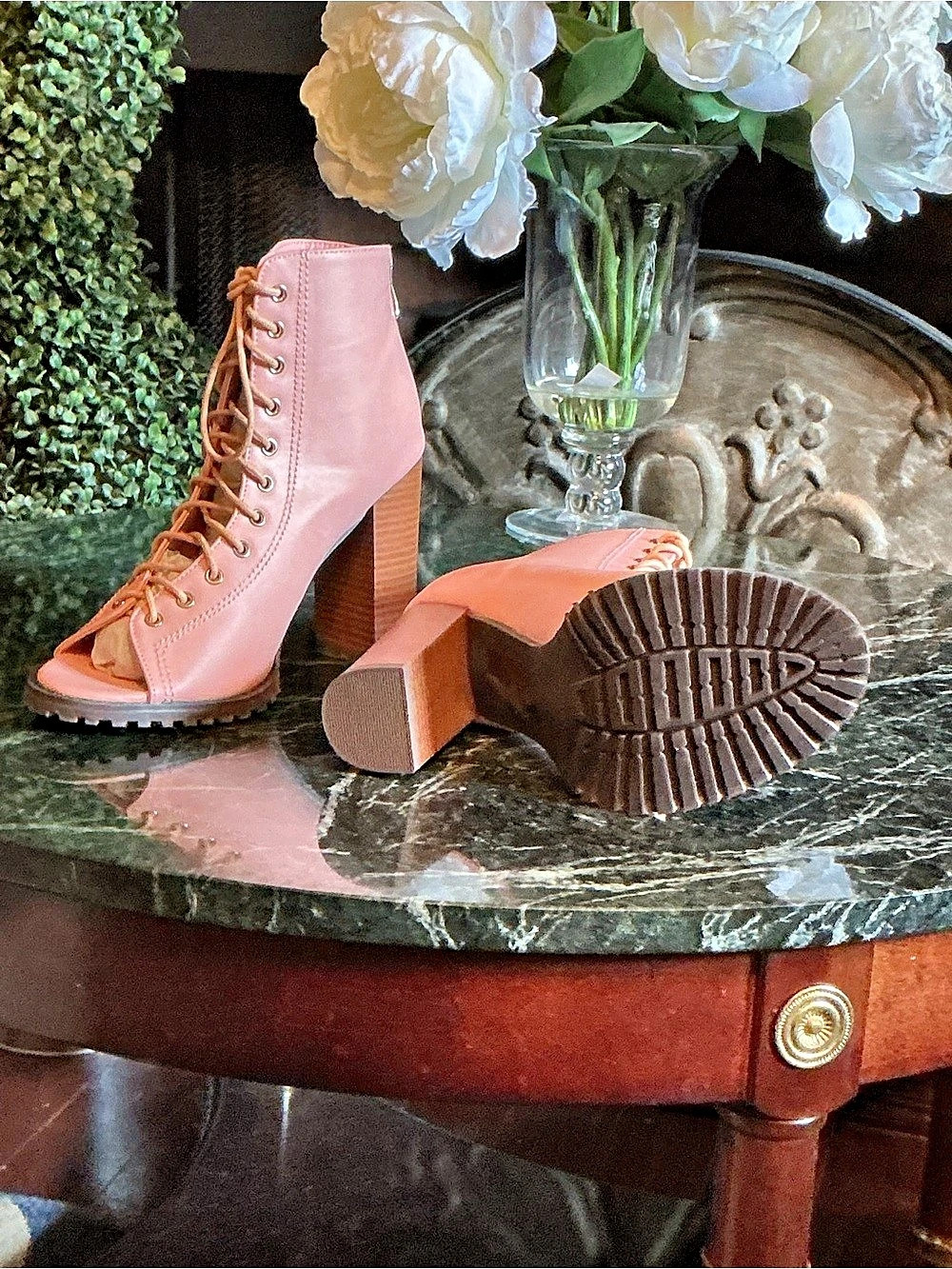 Loue Athena Bianca Open Toe Lace-Up Heels in Pink US 7.5. **NEW**